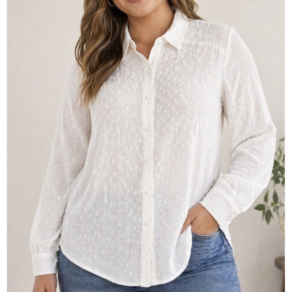 Torrid White Textured Dot Blouse Size 2 Romantic Feminine Lightweight Sheer
